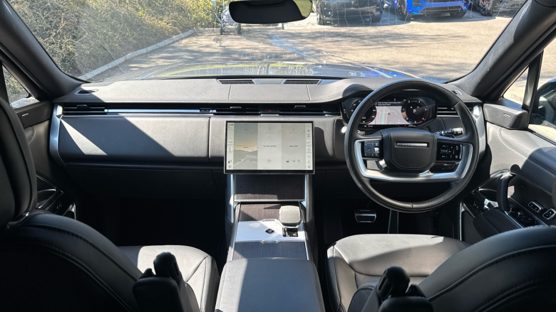 Land Rover Range Rover 3.0 D300 SE 4dr Auto Diesel Estate